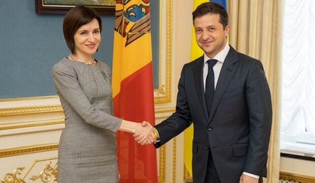 Зеленський привітав Санду з перемогою “зокрема” її партії на виборах у Молдові