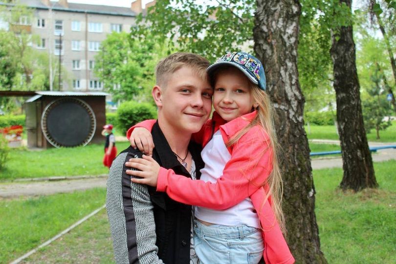 На Львівщині просять допомогти 18-річному юнаку з Донеччини, який після смерті матері опікується братами і сестрами